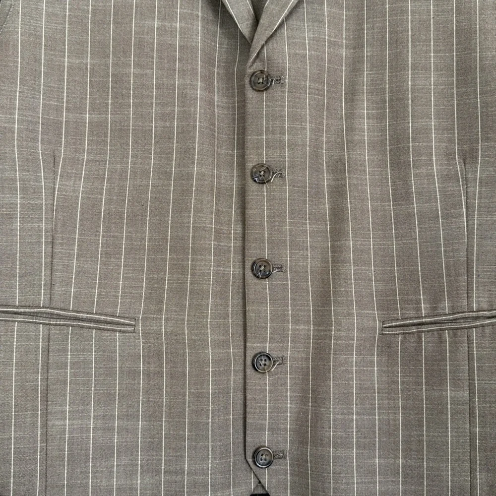 STEVE HARVEY CELEBRITY EDITION TAN STRIPED 3PC SUIT SIZE 44R/38R